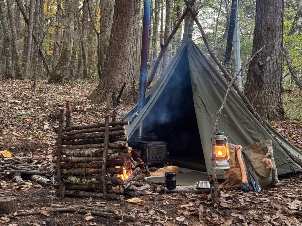 ブッシュクラフトして設営