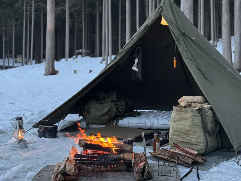 軽量で無骨なキャンプギア9選！200泊近く使い倒したおすすめギアも紹介