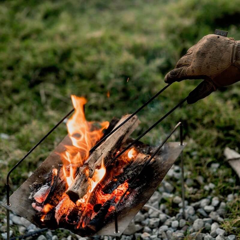 ゴトクが火ばさみにもなる